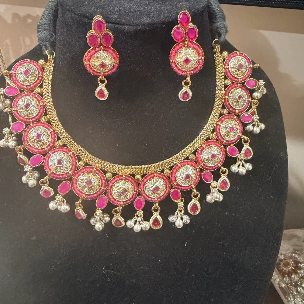 Pakistani Indian Desi Outfit Gold Ruby Pink Stone Choker Necklace & Earrings Set